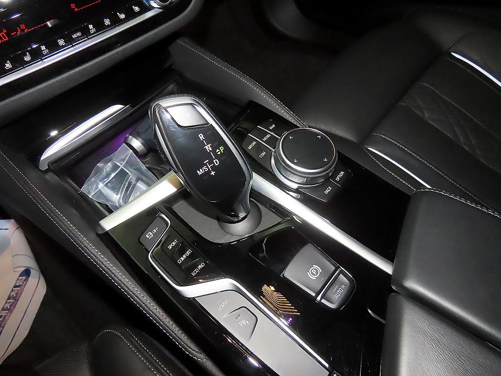 BMW 5-Series — photo 12