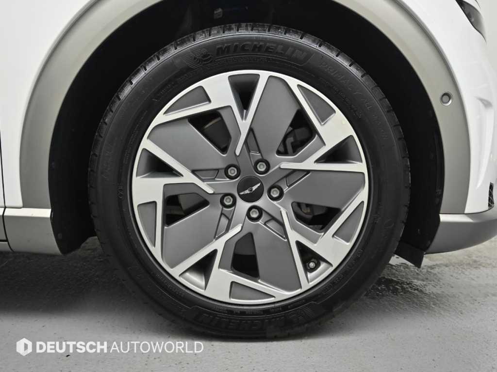 Genesis GV60 — photo 05