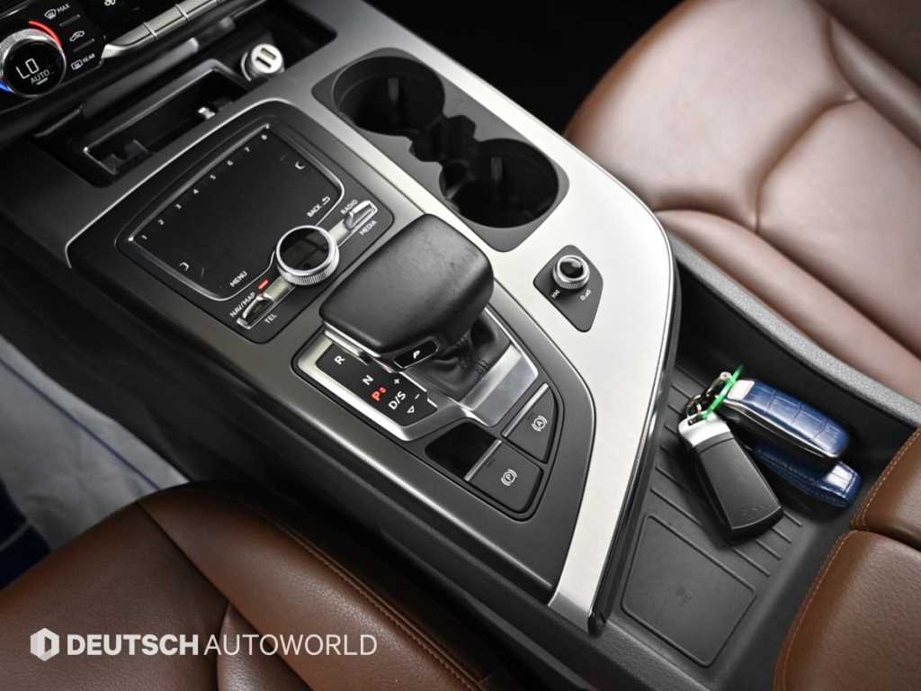 Audi Q7 — photo 09