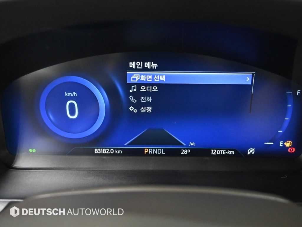 Ford Explorer — photo 08