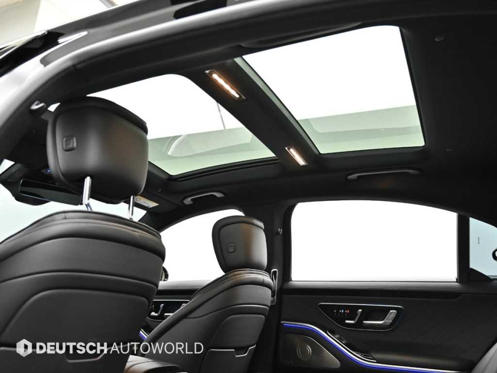 Mercedes-Benz S-Class — photo 18