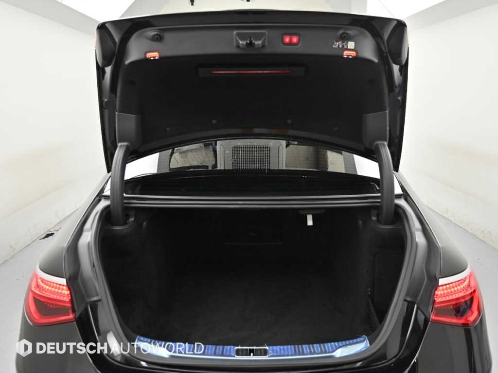 Mercedes-Benz S-Class — photo 19