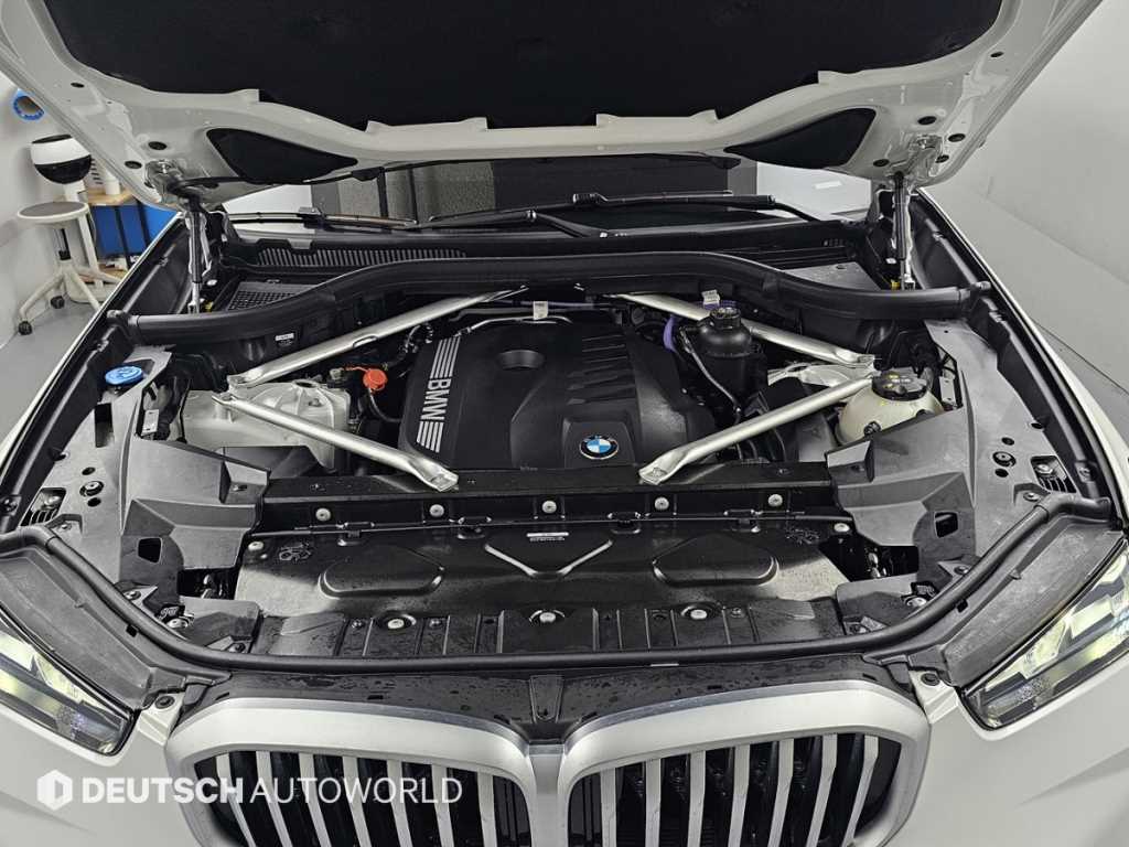 BMW X5 — photo 06