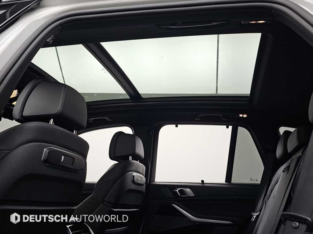 BMW X5 — photo 18