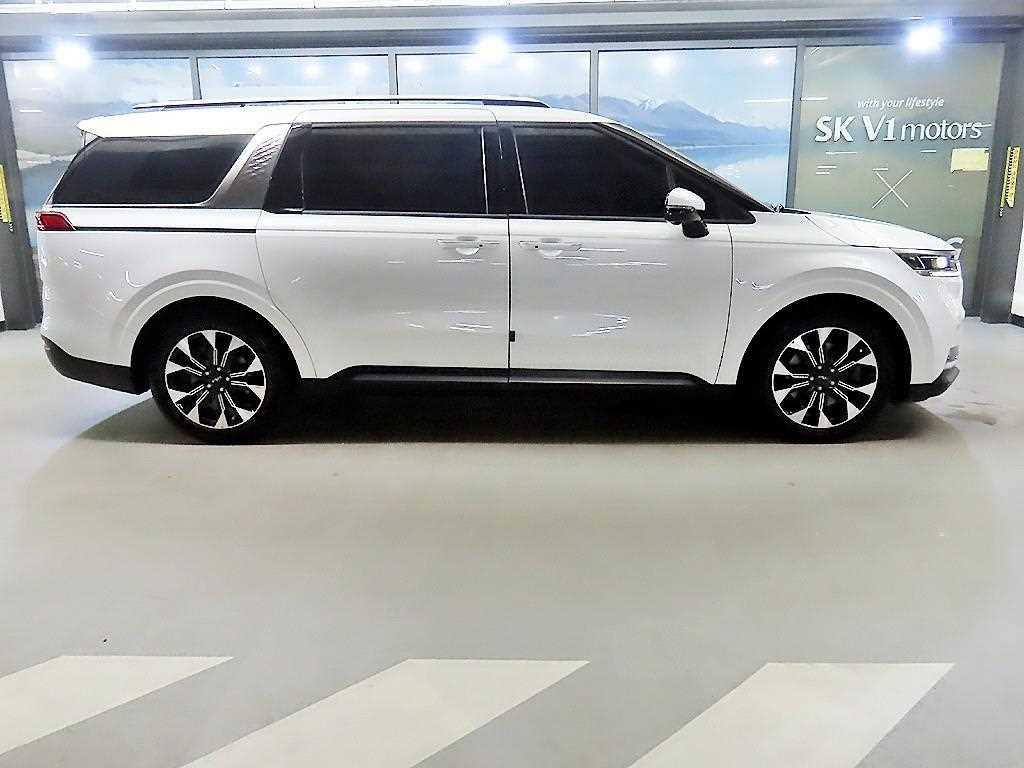Kia Carnival — photo 03
