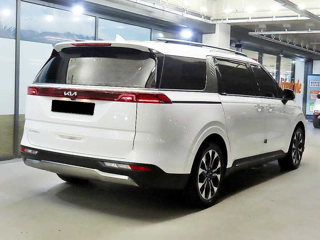 Kia Carnival — photo 04