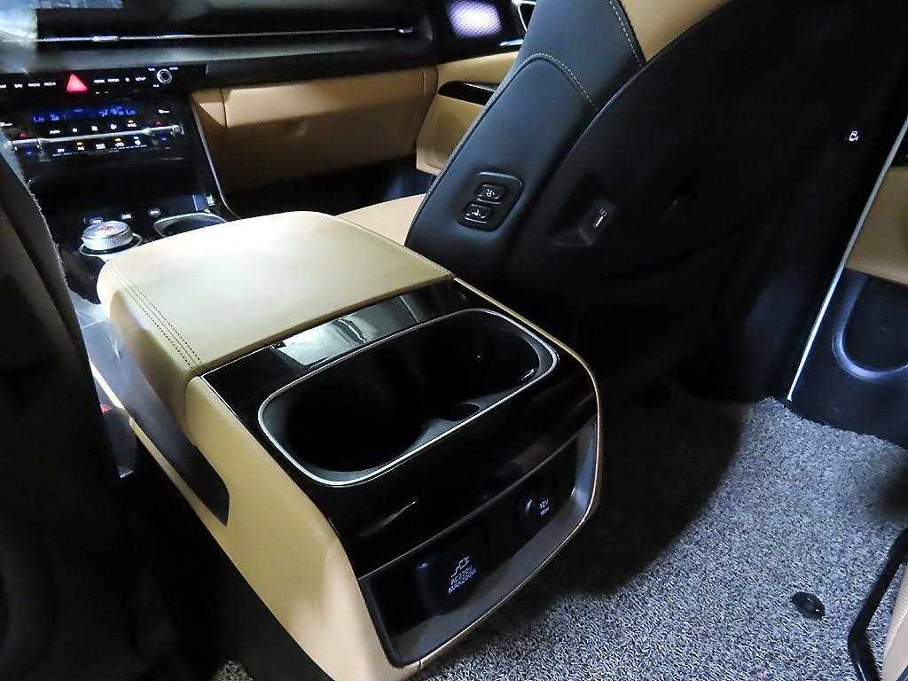 Kia Carnival — photo 15