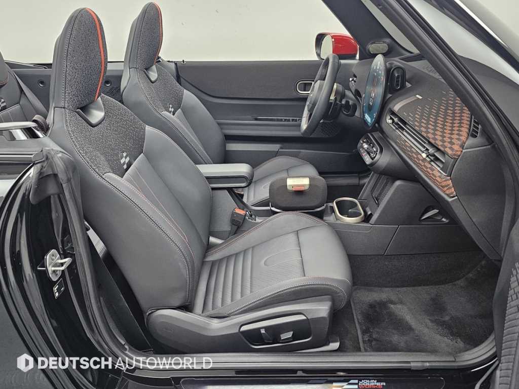 Mini Cooper Convertible — photo 10