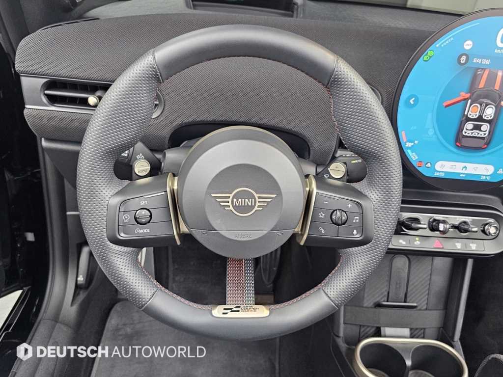 Mini Cooper Convertible — photo 13