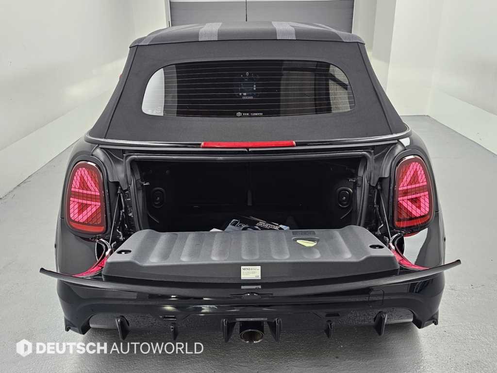 Mini Cooper Convertible — photo 18