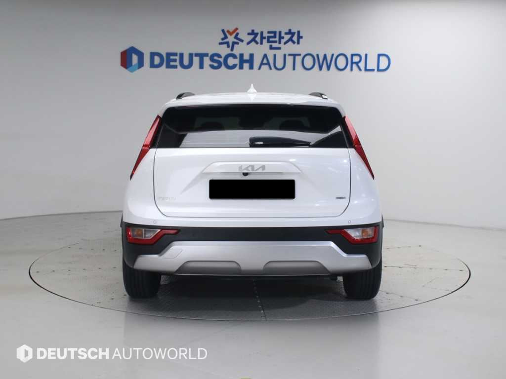 Kia Niro — photo 04