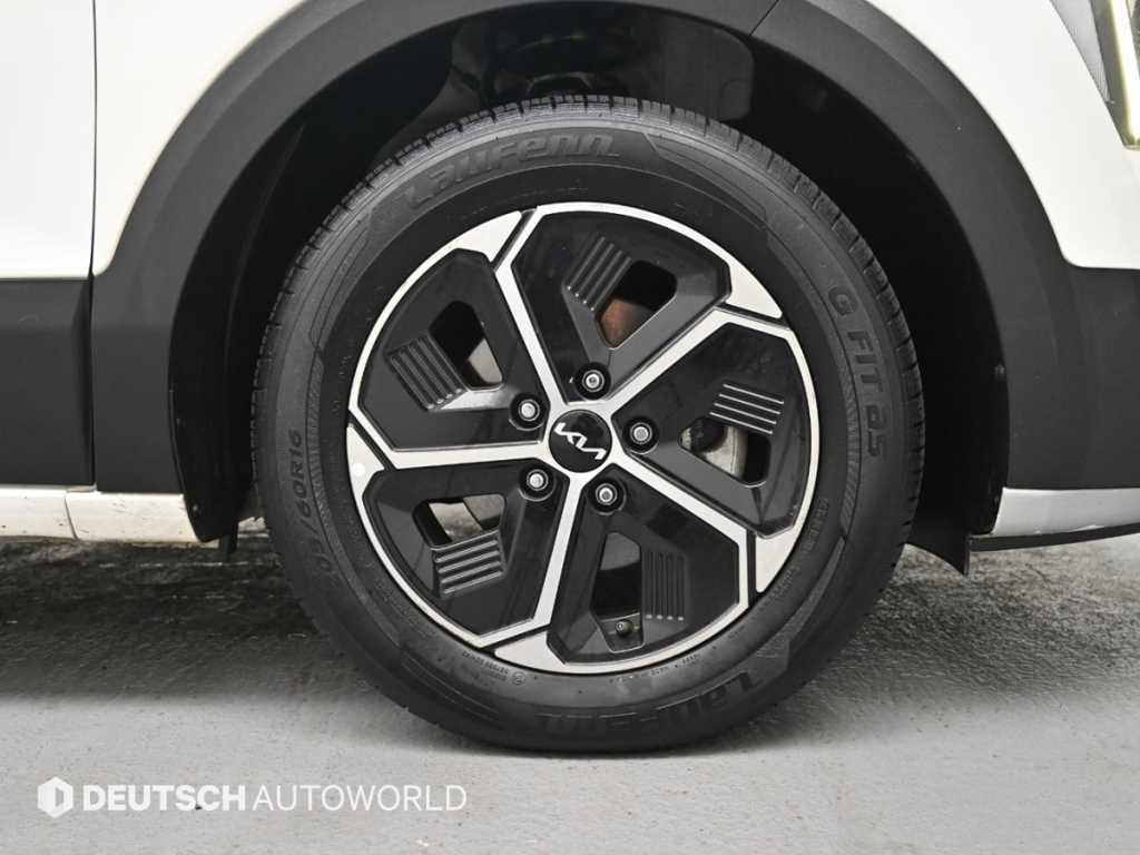 Kia Niro — photo 05