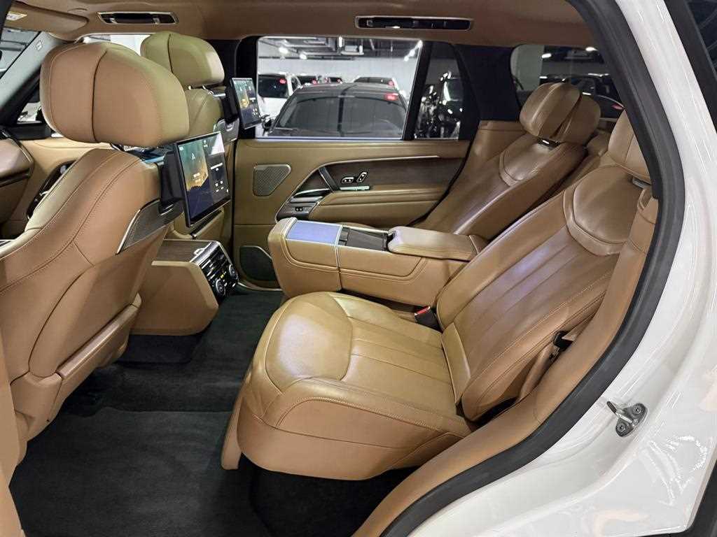 Land Rover Range Rover — photo 11