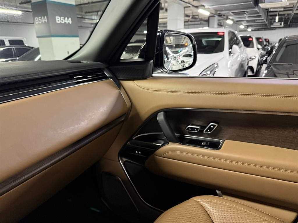 Land Rover Range Rover — photo 17