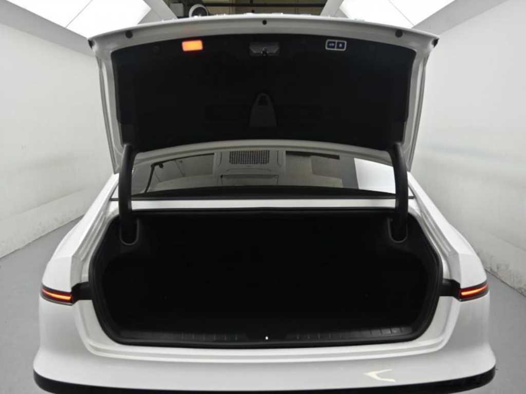 Hyundai Grandeur — photo 19
