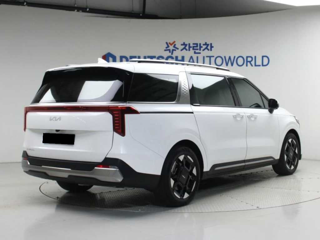Kia Carnival — photo 02