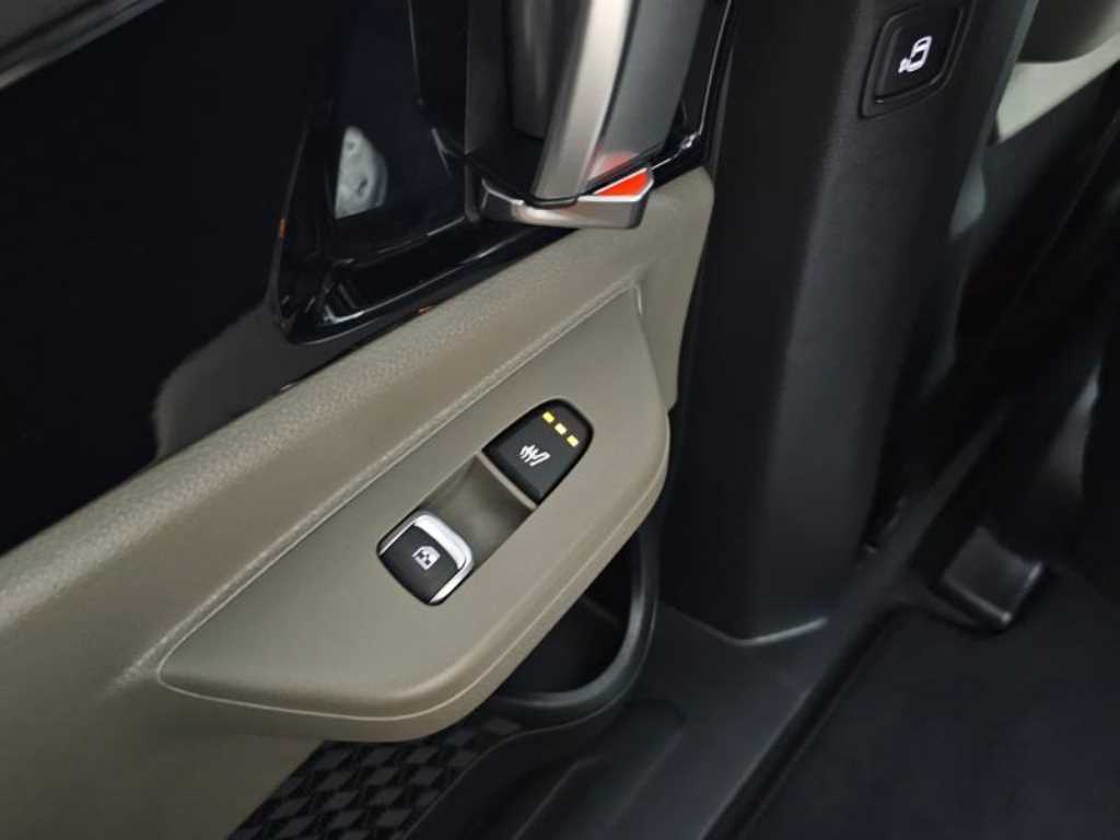 Kia Carnival — photo 16