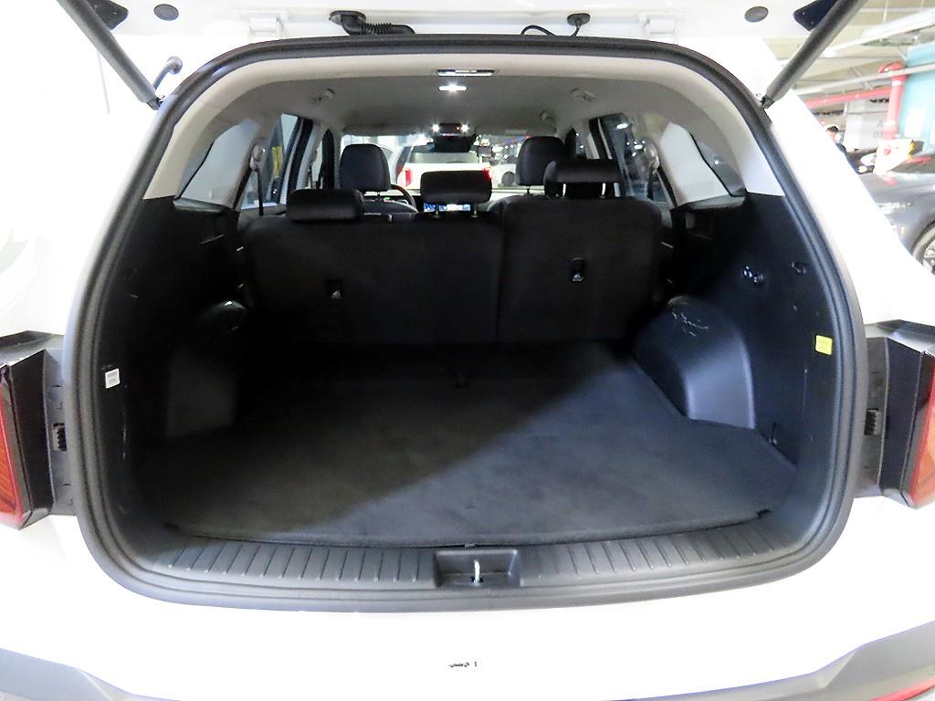 Kia Sorento — photo 17