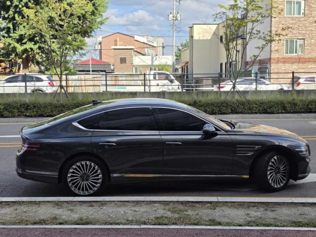 Genesis G80 — photo 04