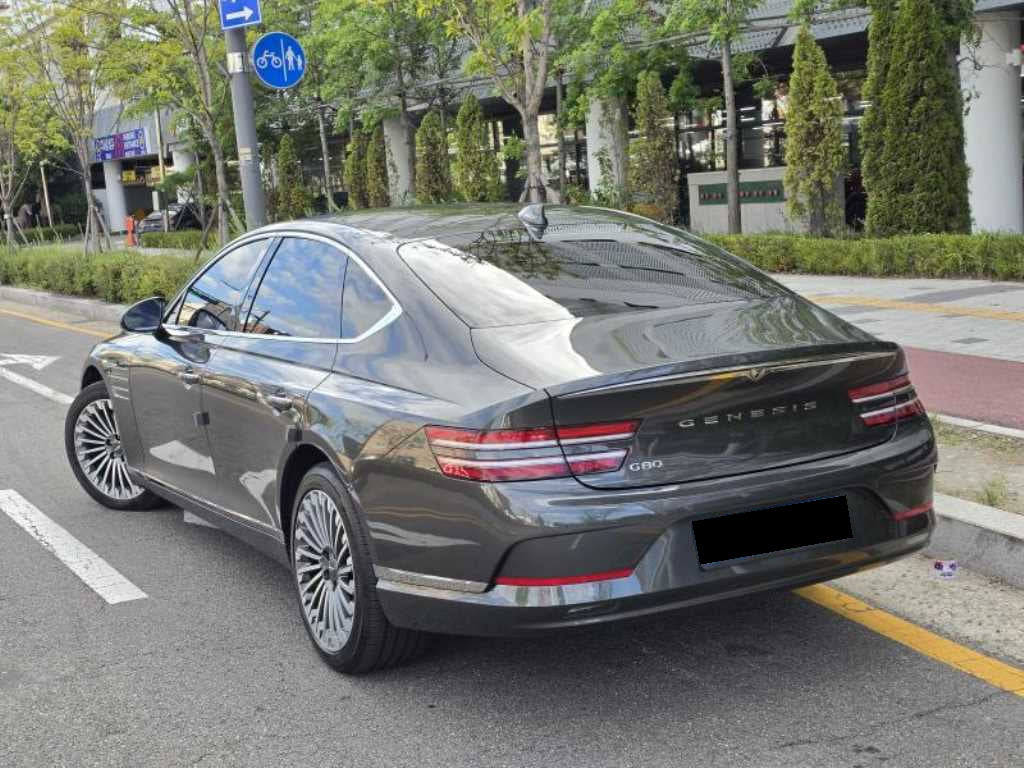 Genesis G80 — photo 07