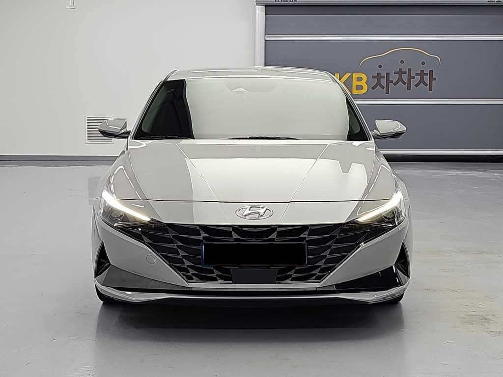 Hyundai Avante — photo 02