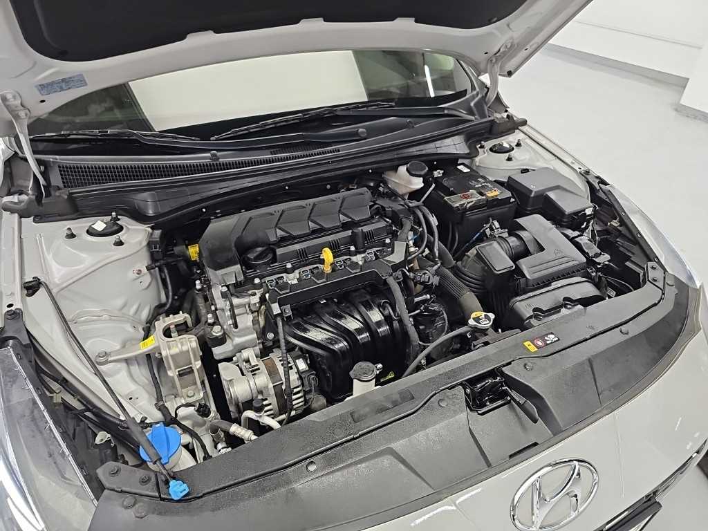 Hyundai Avante — photo 05