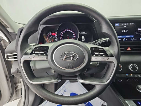 Hyundai Avante — photo 09