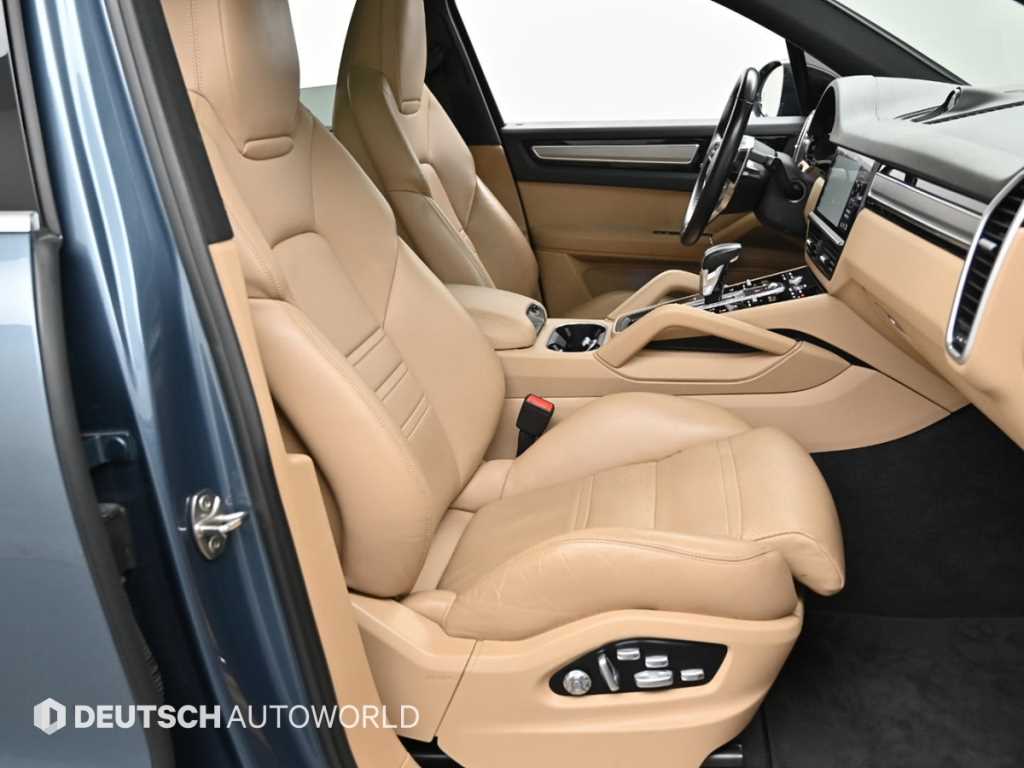 Porsche Cayenne — photo 10