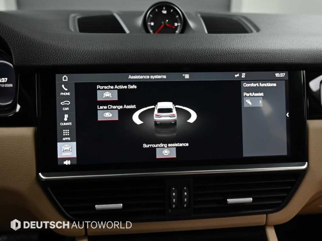 Porsche Cayenne — photo 17