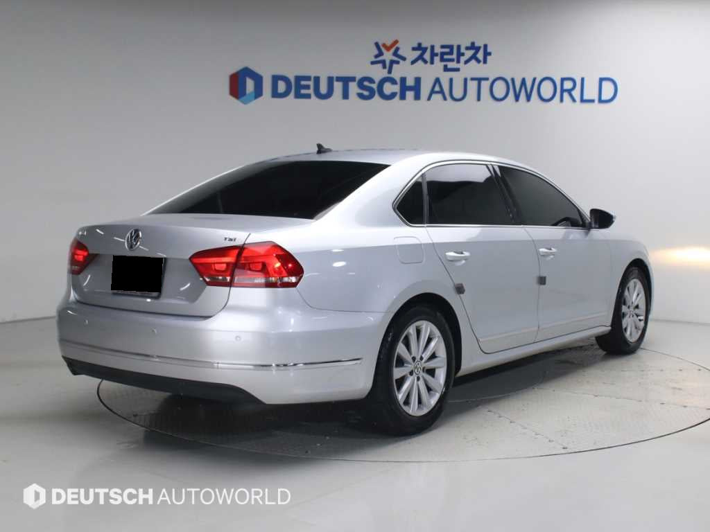 Volkswagen Passat — photo 02