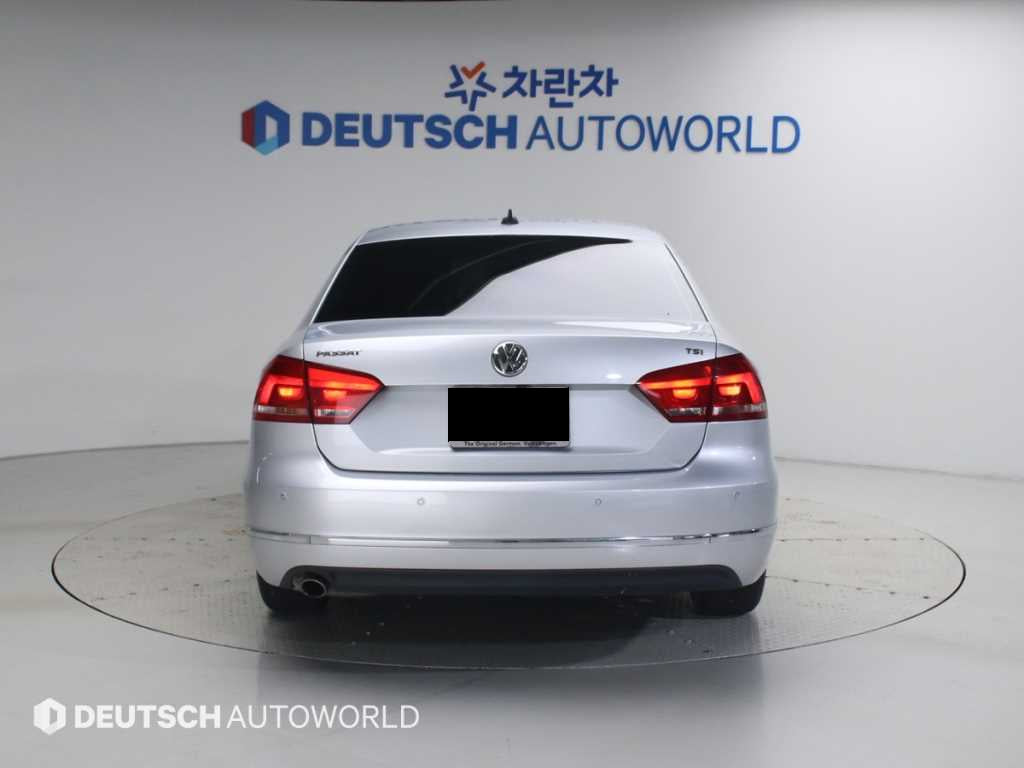 Volkswagen Passat — photo 04