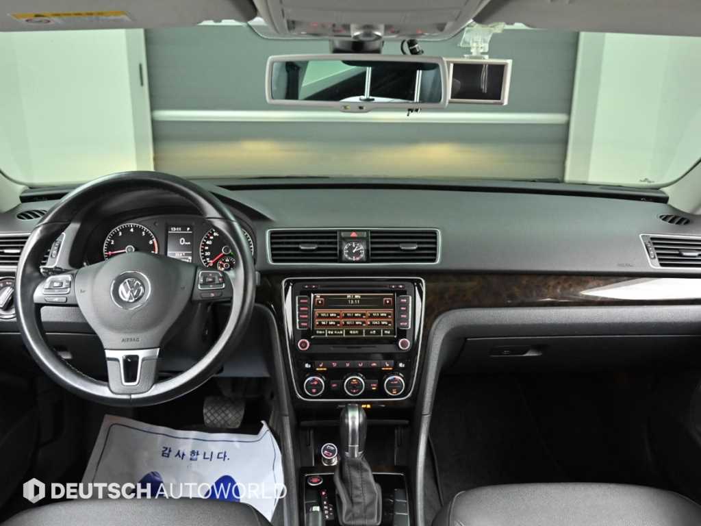 Volkswagen Passat — photo 07