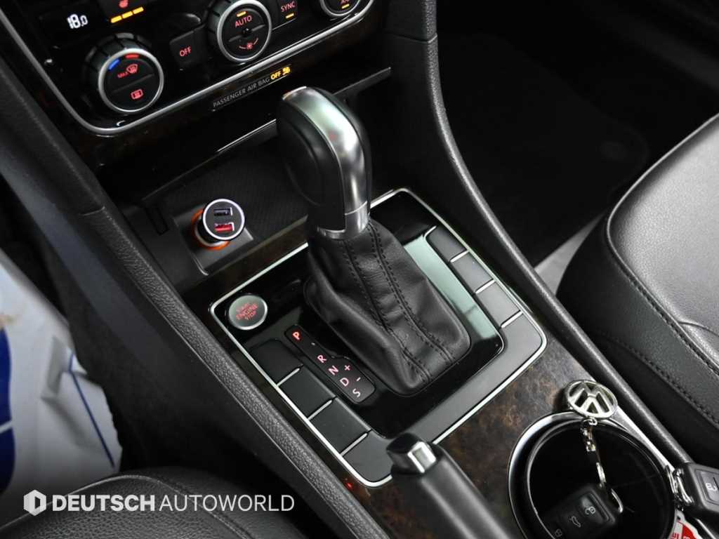Volkswagen Passat — photo 09