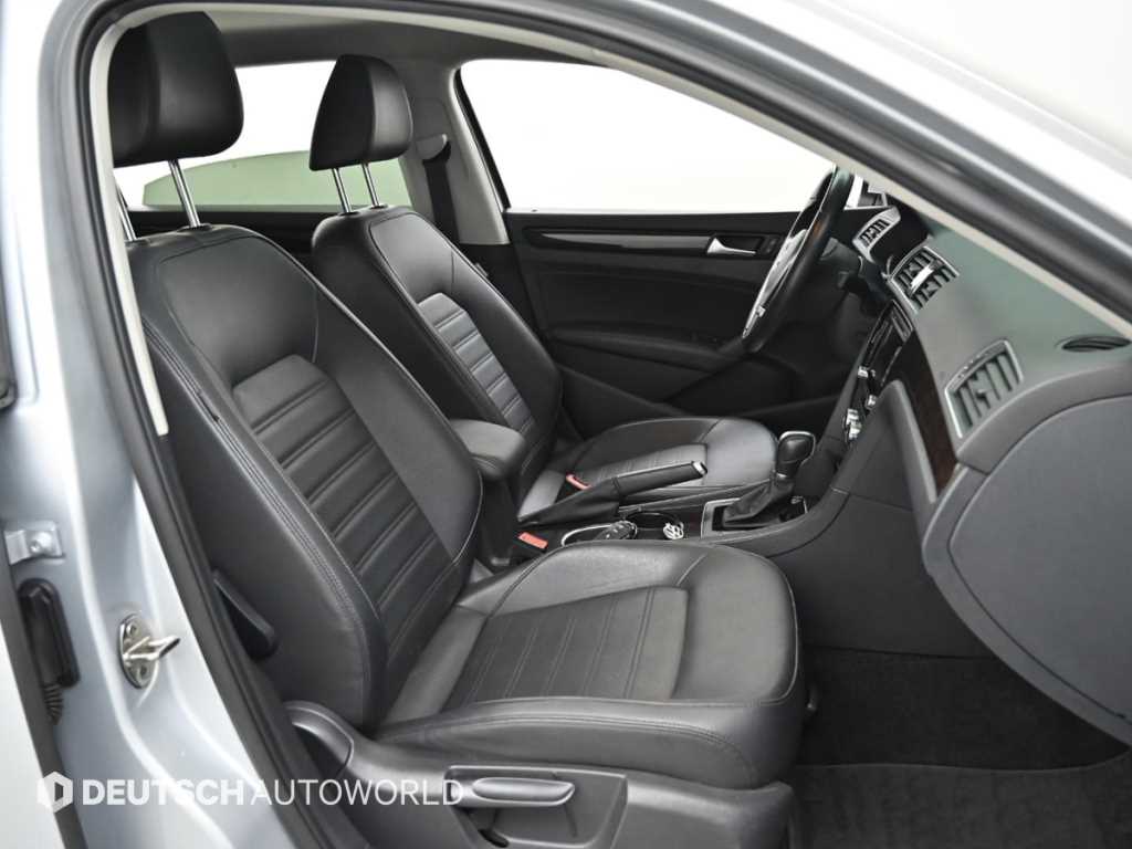 Volkswagen Passat — photo 10