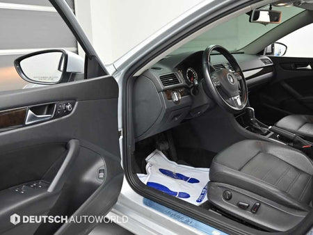 Volkswagen Passat — photo 11