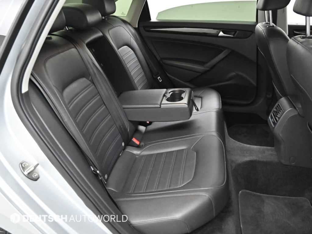 Volkswagen Passat — photo 12