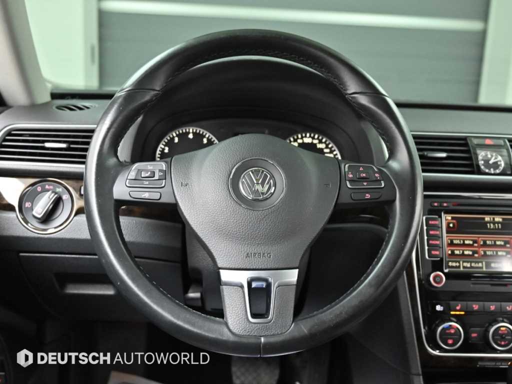 Volkswagen Passat — photo 13