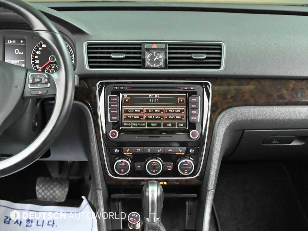 Volkswagen Passat — photo 14