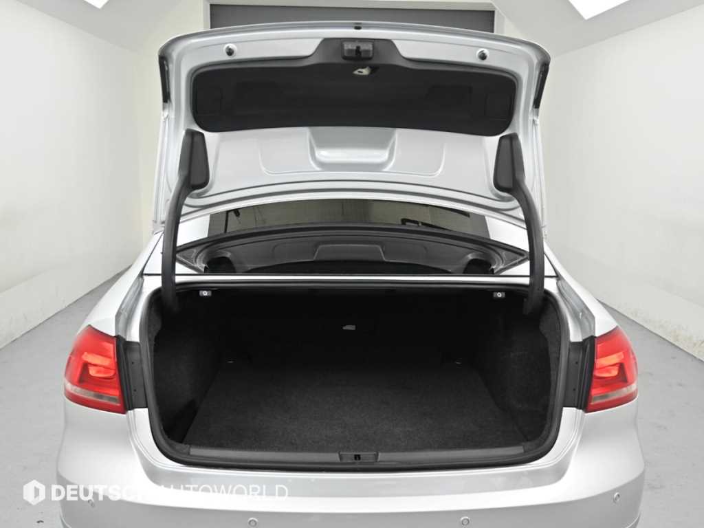 Volkswagen Passat — photo 19
