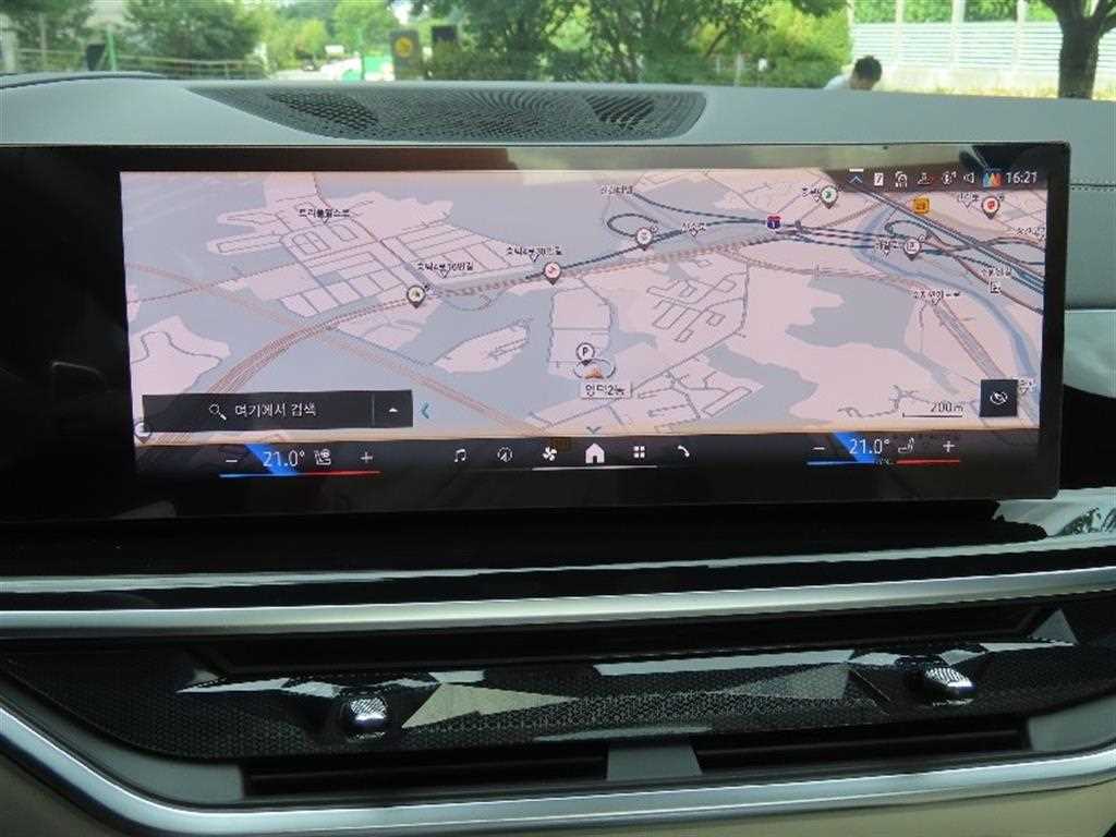 BMW X6 — photo 08