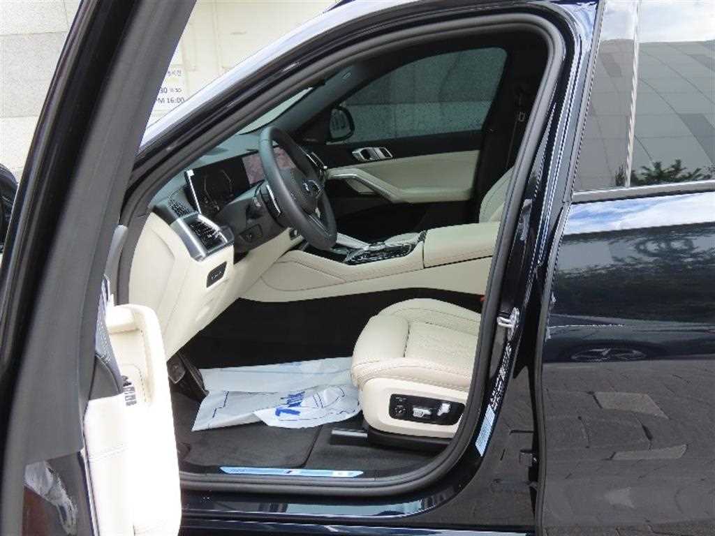 BMW X6 — photo 13