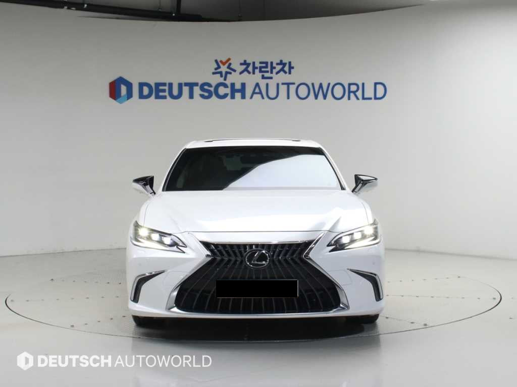 Lexus ES — photo 03