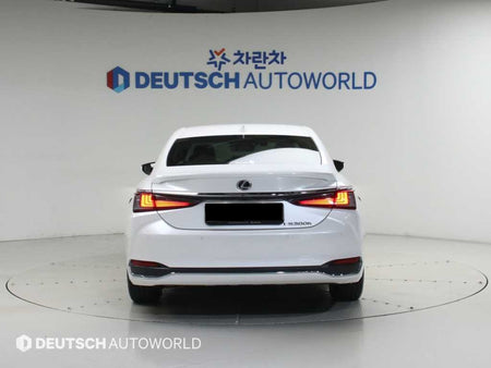 Lexus ES — photo 04