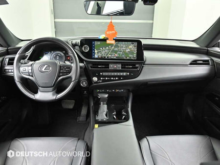 Lexus ES — photo 07