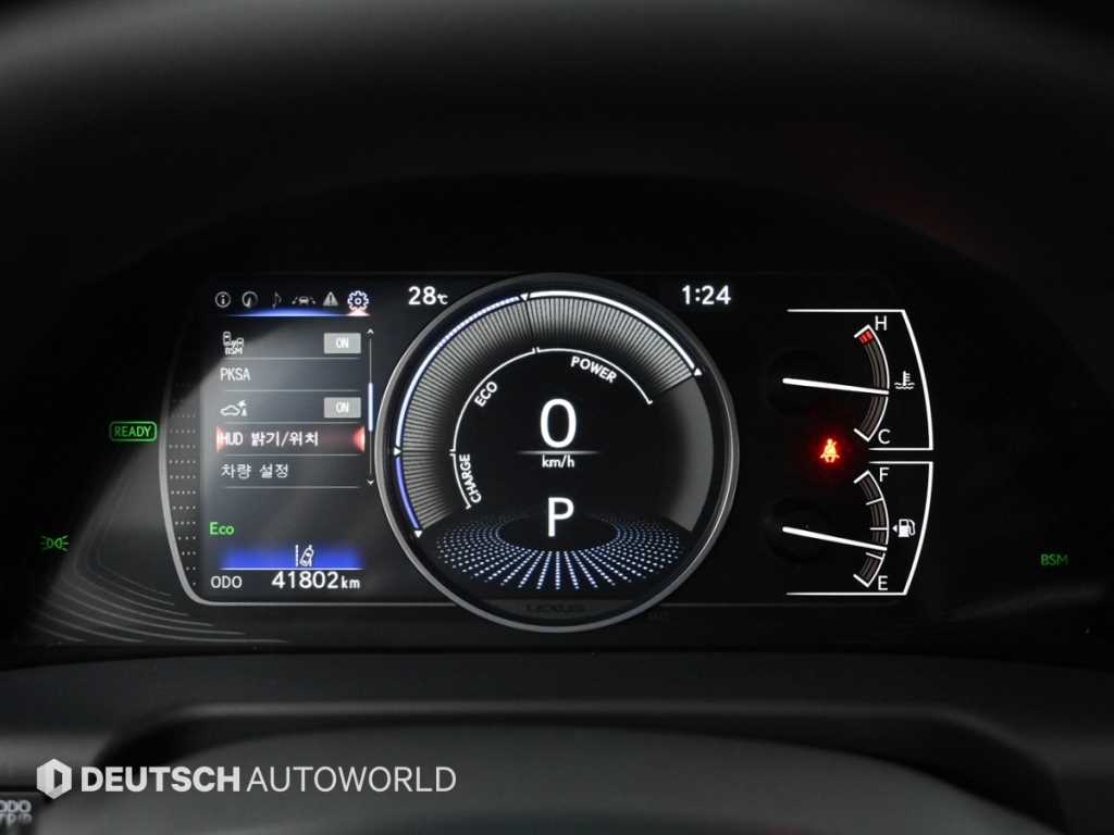 Lexus ES — photo 08