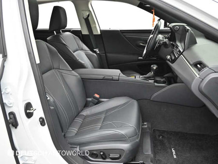 Lexus ES — photo 10
