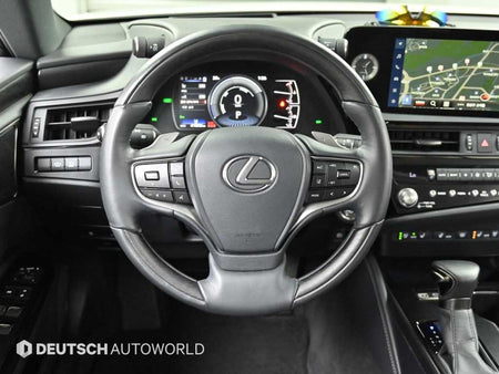 Lexus ES — photo 13
