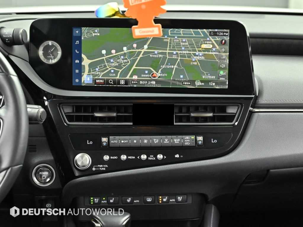 Lexus ES — photo 14