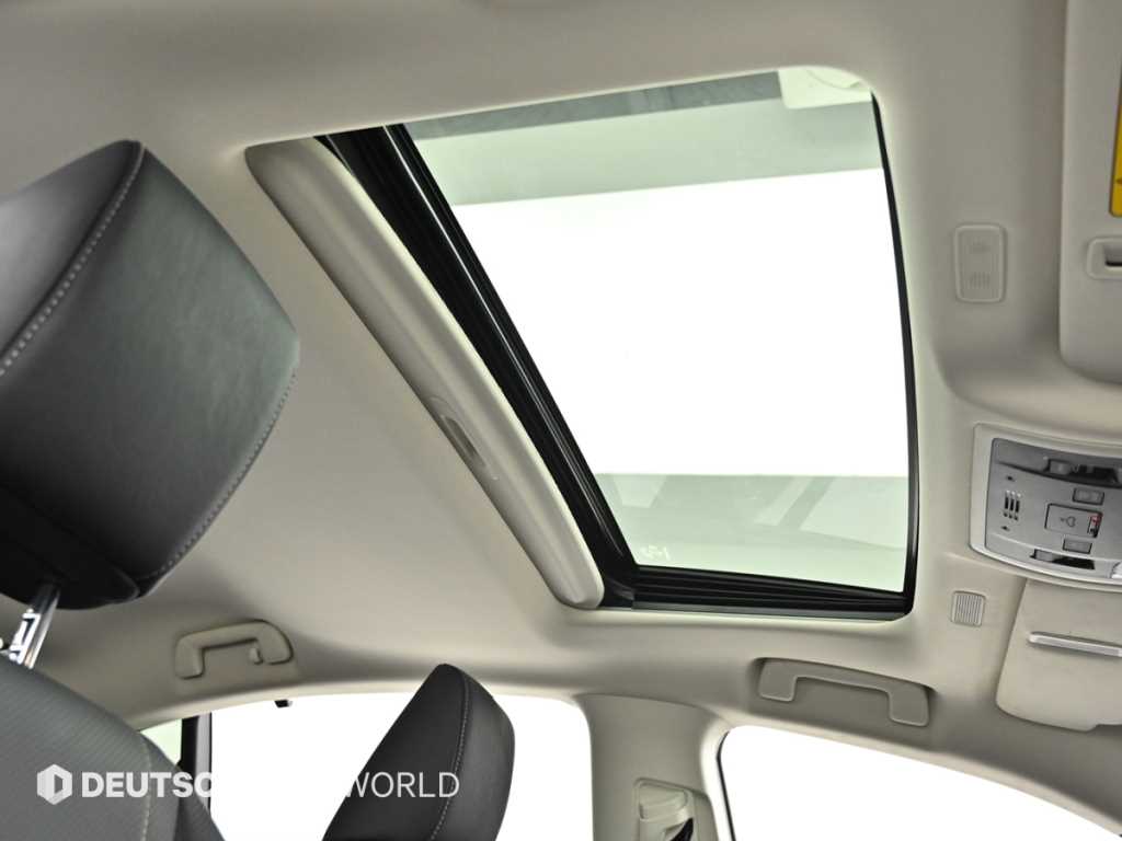 Lexus ES — photo 18