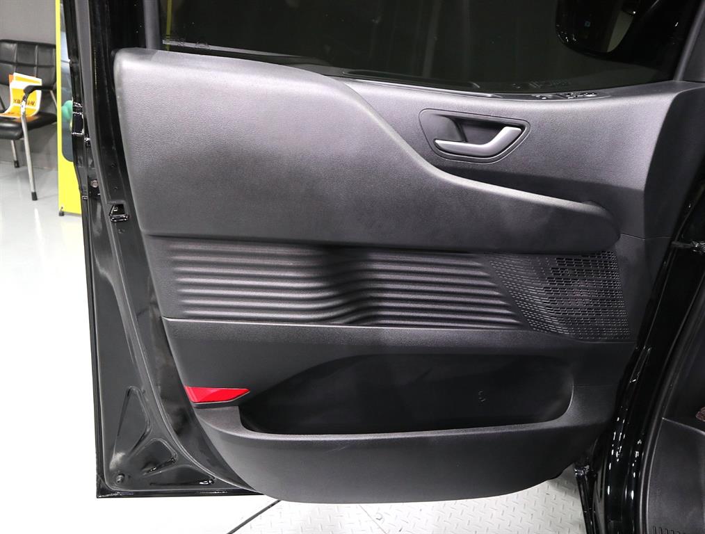 Hyundai Staria — photo 08